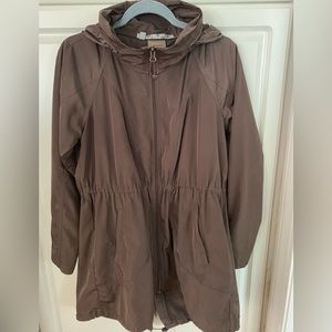 Athleta Drippity Lightweight Parka Rain Jacket size Small.  Color is brown.
